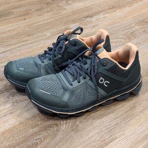 🧡👟On Coud Running Cloudace Women's Shoes size 7 - Blue/Green and Peach👟🧡